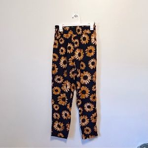 Shein dress pants, super stretchy and flowy * Smoke free home*NO rips or stains